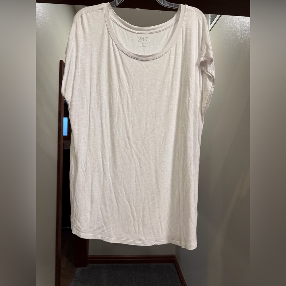 Maurices Cream Short Sleeve Women's Tee